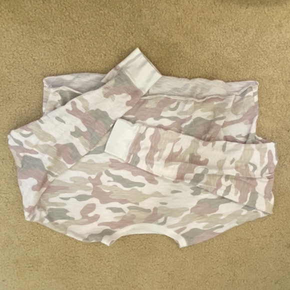 Soft camo crop top - Picture 3 of 4